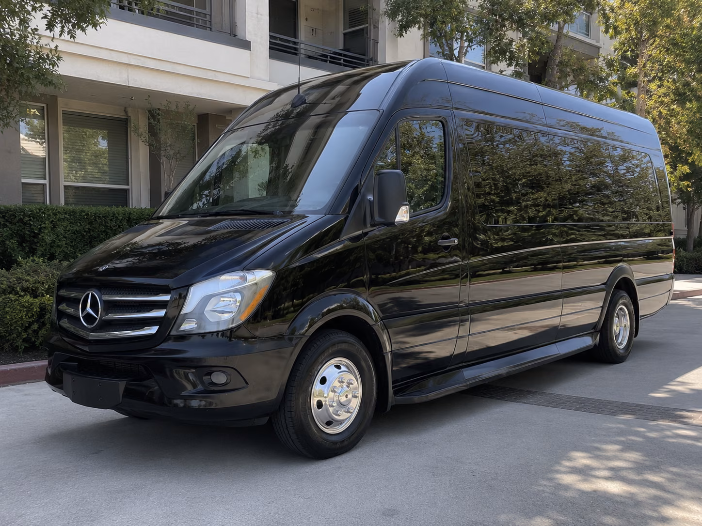 bus rentals for corporate retreats and off site team events