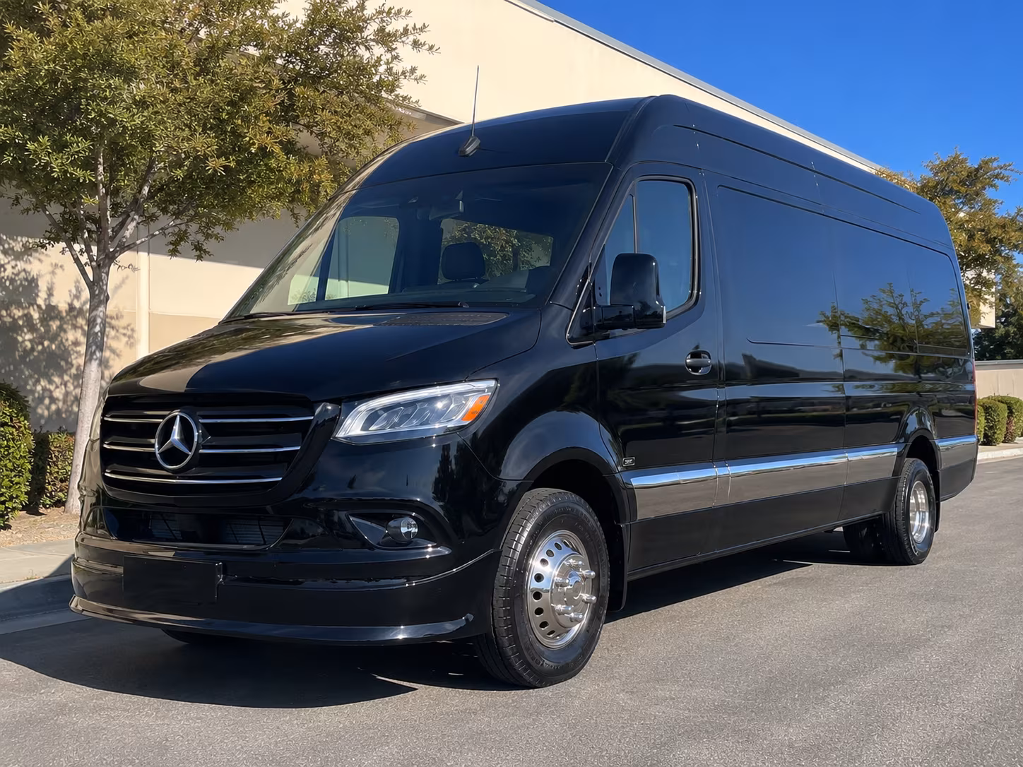 find and book transportation for your next airport transfer 1